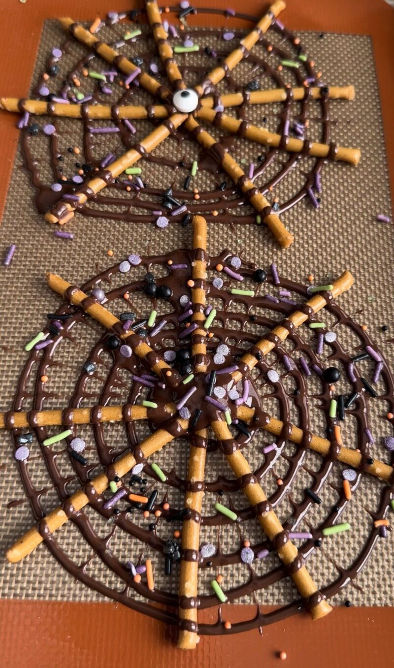 How to Make Spider  Chocolate Pretzels Melissa's Healthy Kitchen